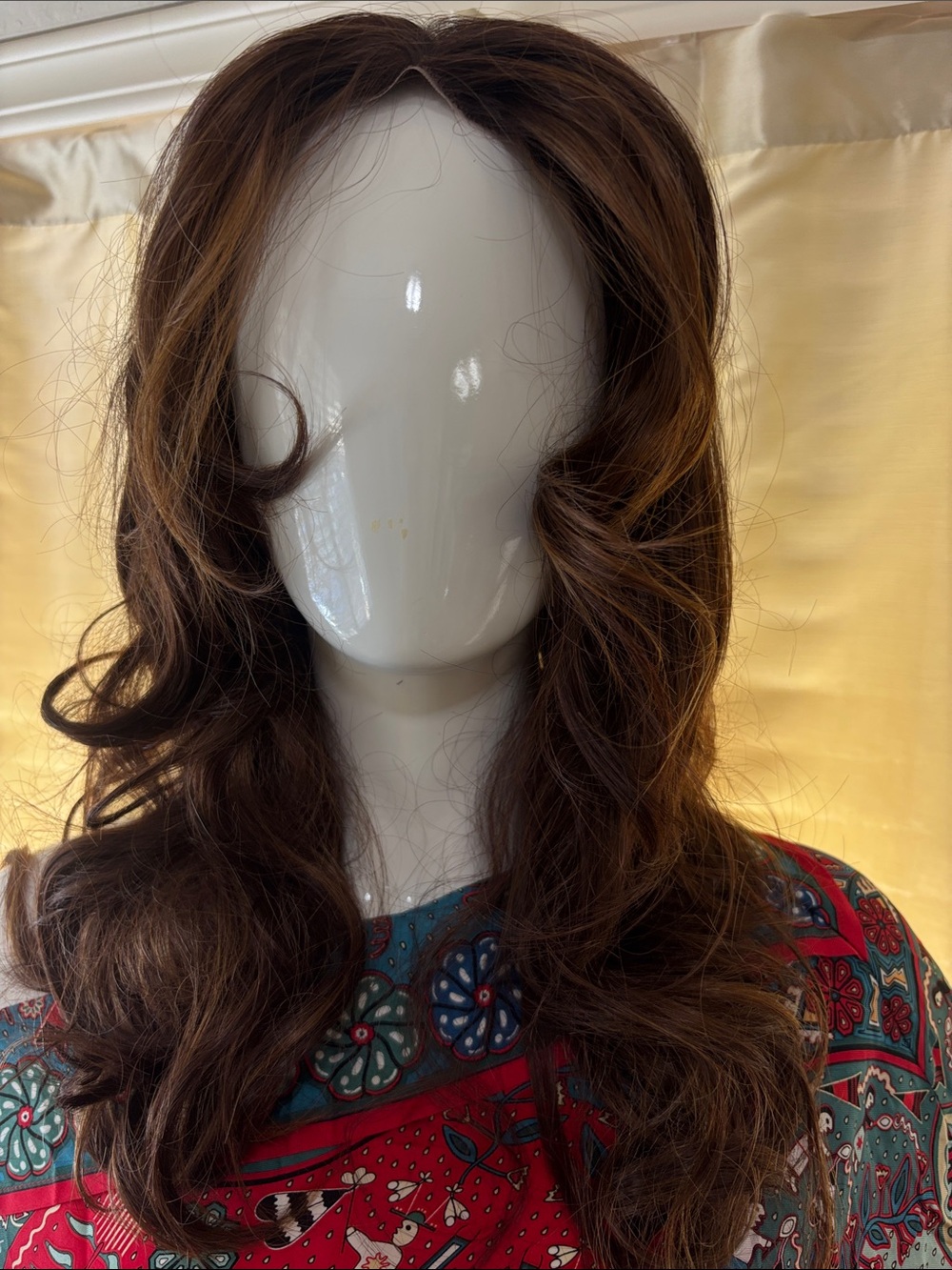 WIGYY Long Wavy Women's Wig in Chestnut Brown